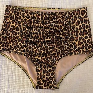Kortni Jeane leopard ruched 2.0 medium